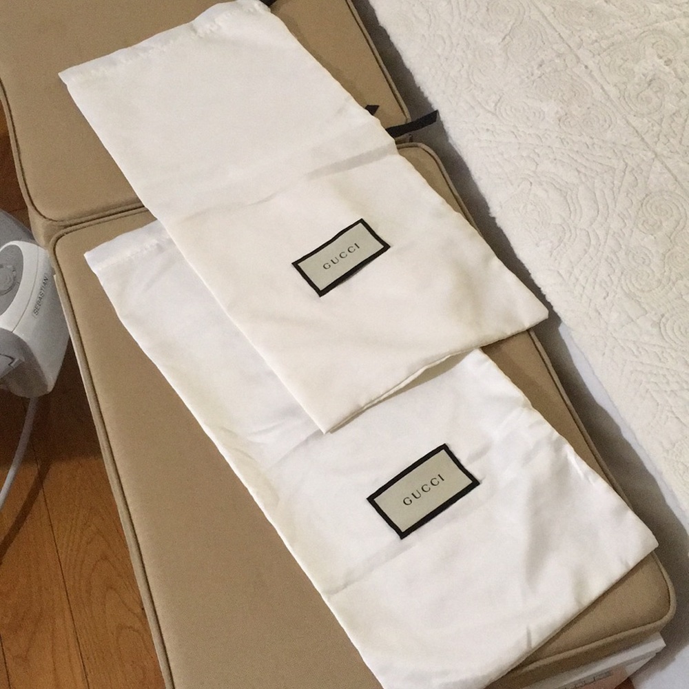 Gucci dustbag for shoes (3 pairs available)